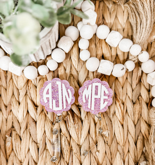 SCALLOP MONOGRAM BADGE REEL & MINI BADGE BUDDY