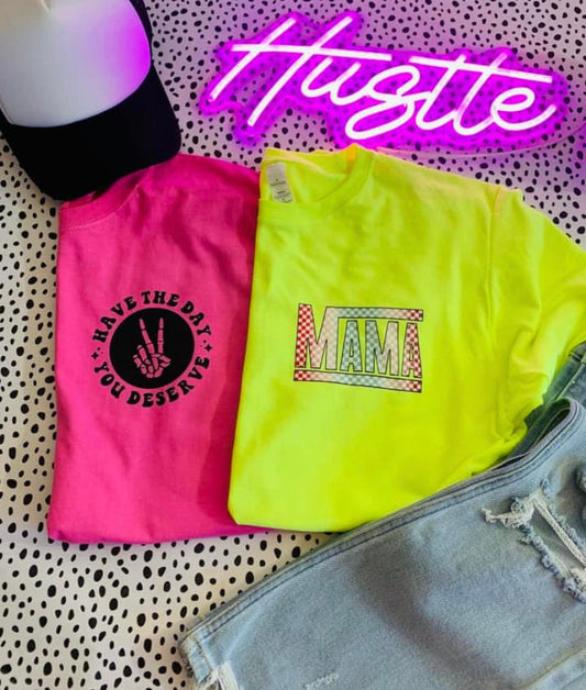 Mama neon tee