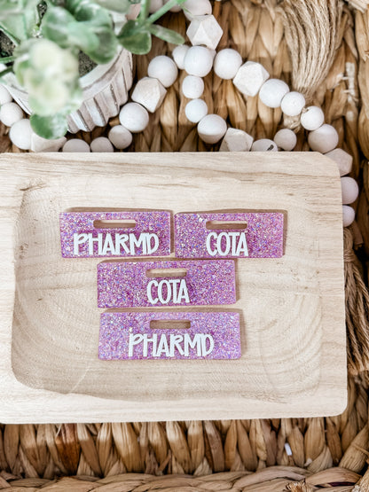 SCALLOP MONOGRAM BADGE REEL & MINI BADGE BUDDY