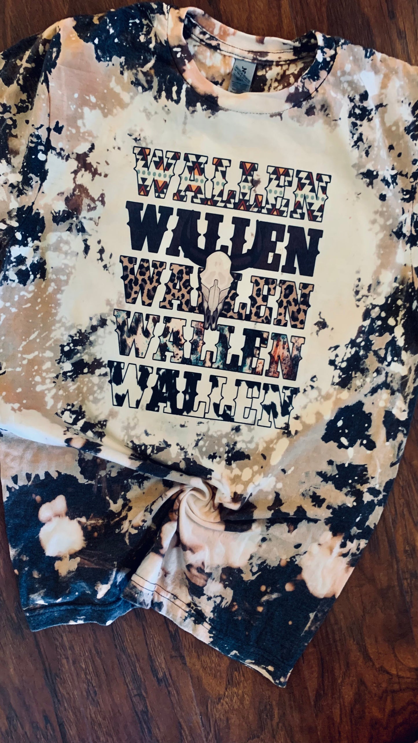 Wallen Distressed Tee